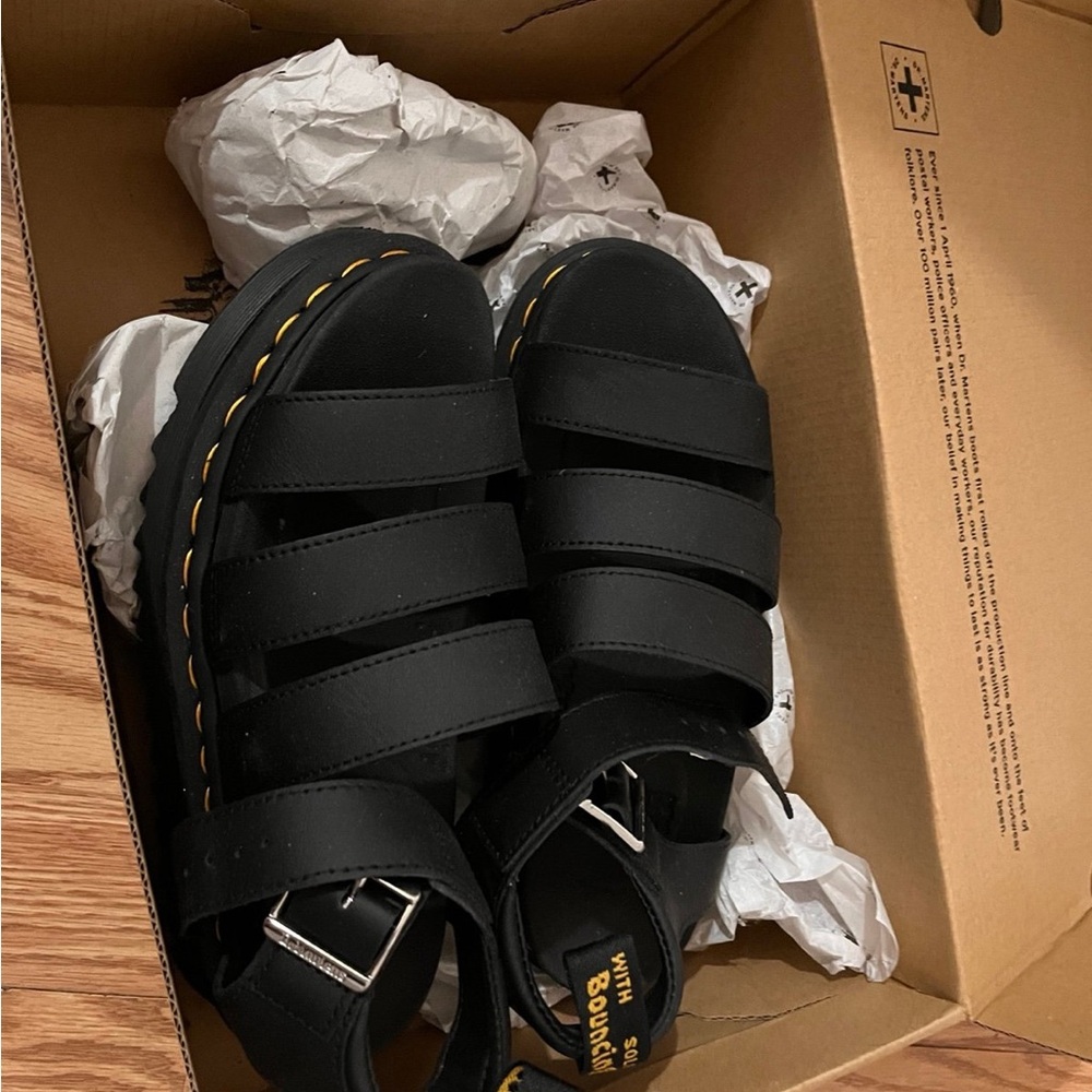 DOC MARTIN Blaire Fisherman Sandal - Picture 4 of 4